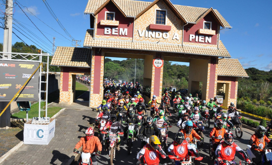 Encontro de Trilheiros Tombo na Lama, em Piên. Foto:https://www.facebook.com/TomboNaLama/