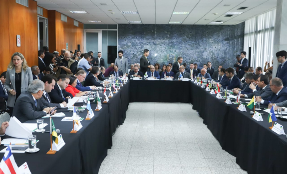 O governador Carlos Massa Ratinho Junior participou nesta terça-feira (26), em Brasília, da reunião extraordinária do Fórum de Governadores e defendeu que estados e municípios com boa situação financeira tenham acesso prioritário a recursos federais para investimentos. - BRasília, 26/03/2019 - Foto: Rodrigo Félix Leal/ANPr