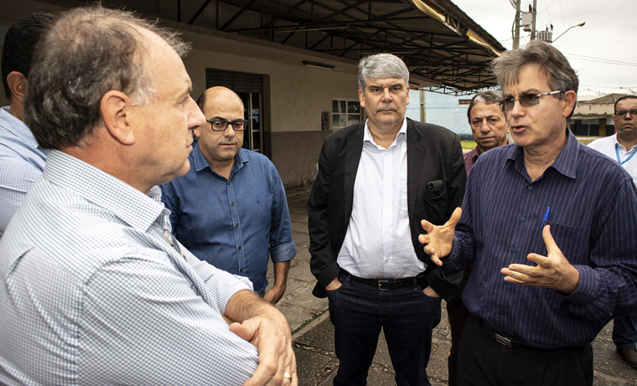 Os Portos do Paraná farão convênio com o Município de Paranaguá para recuperar as vias do entorno do Santuário Estadual de Nossa Senhora do Rocio. A obra visa melhorar o acesso da comunidade local, dos visitantes e peregrinos. O anúncio foi feito nesta terça-feira (27), no salão paroquial do Santuário.   -  Paranaguá, 27/03/2019  -  Foto: Claudio Neves/APPA