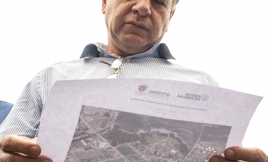 Os Portos do Paraná farão convênio com o Município de Paranaguá para recuperar as vias do entorno do Santuário Estadual de Nossa Senhora do Rocio. A obra visa melhorar o acesso da comunidade local, dos visitantes e peregrinos. O anúncio foi feito nesta terça-feira (27), no salão paroquial do Santuário.   -  Paranaguá, 27/03/2019  -  Foto: Claudio Neves/APPA