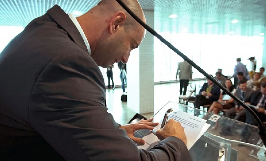 O sistema de gestão portuária dos Portos do Paraná, o APPA WEB, será aplicado nos Portos de Salvador, Aratu-Candeias e Ilhéus, na Bahia. Única no Brasil, a solução paranaense vai permitir a integração dos três portos públicos daquele Estado, além de gerar economia e agilizar os serviços prestados.   -  Foto: Divulgação/ Codeba