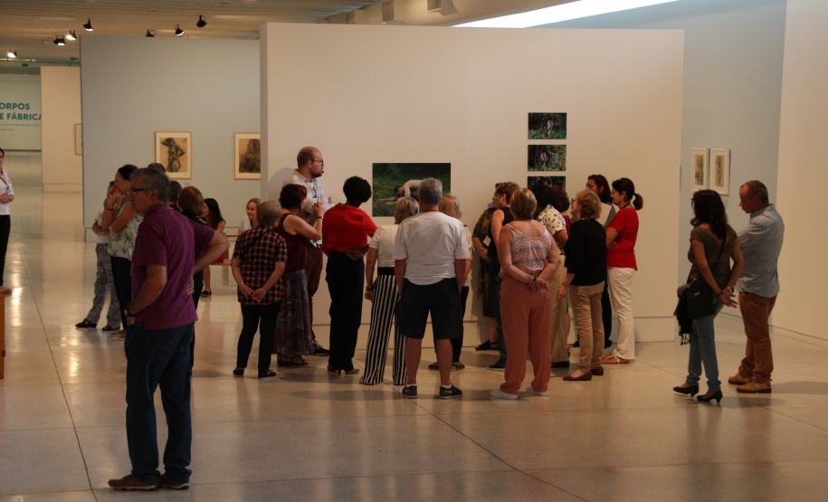 O Museu Oscar Niemeyer convida o público para participar da edição de abril do programa Arte para Maiores, voltado especialmente para pessoas maiores de 60 anos. As atividades acontecem na próxima terça-feira (2). Foto: MON
