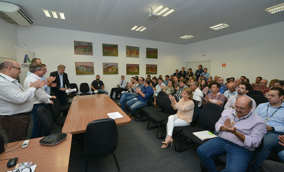 Gestores e técnicos das 12 regionais da Cohapar em todo o estado participaram nesta quarta-feira (27) de uma reunião para início do trabalho para atualização do Plano Estadual de Habitação de Interesse Social (PEHIS), cuja última revisão aconteceu em 2015