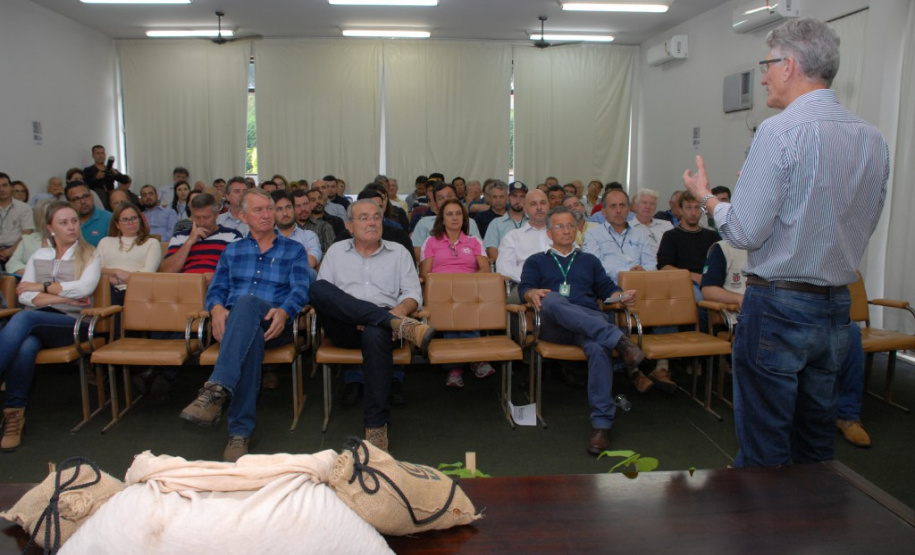 O secretário estadual da Agricultura e do Abastecimento, Norberto Ortigara, participou nesta quinta-feira (28) em Ponta Grossa do lançamento da cultivar de feijão-preto IPR Urutau, elaborada pelo Instituto Agronômico do Paraná (Iapar). - Ponta Grossa, 28/03/2019 - Foto: Edino Ferreira da Silva/ Iapar