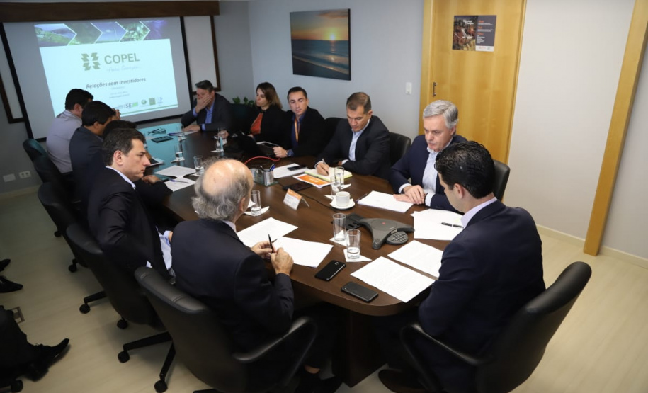 Presidente da Copel, Daniel Pimentel Slaviero, reunido com a diretoria para apresentação dos resultados financeiros de 2018. Foto: Copel