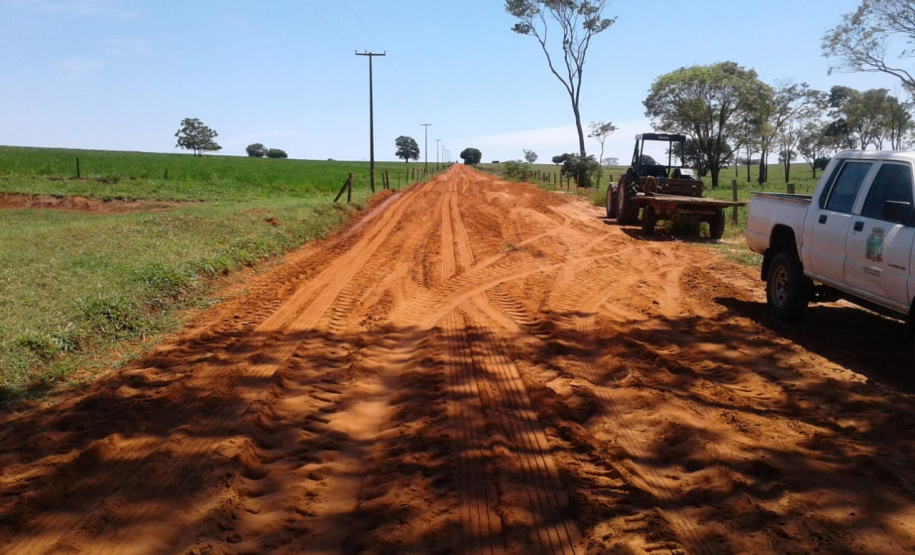 O Governo do Paraná iniciou uma nova etapa do Programa Estradas da Integração que vai beneficiar 684 propriedades rurais e aproximadamente 3,5 mil pessoas, segundo estimativa dos técnicos responsáveis pelo programa. - Curitiba, 29/03/2019 - Foto: Divulgação SEAB