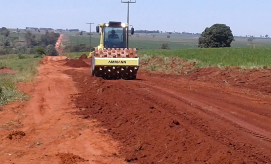 O Governo do Paraná iniciou uma nova etapa do Programa Estradas da Integração que vai beneficiar 684 propriedades rurais e aproximadamente 3,5 mil pessoas, segundo estimativa dos técnicos responsáveis pelo programa. - Curitiba, 29/03/2019 - Foto: Divulgação SEAB