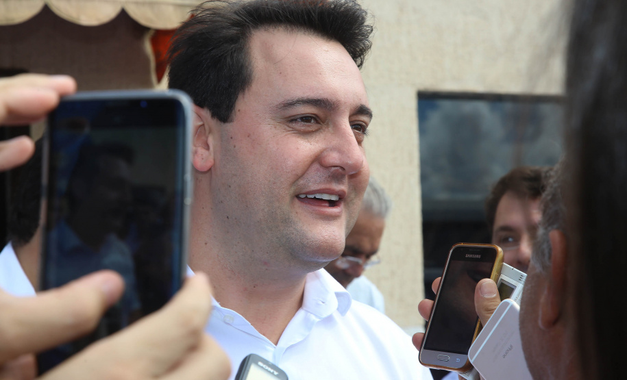 Governador Carlos Massa Ratinho Junior autoriza o início das obras de pavimentação de 9 quilômetros da estrada do Socavão, em Castro. Foto: Jaelson Lucas/ANPr