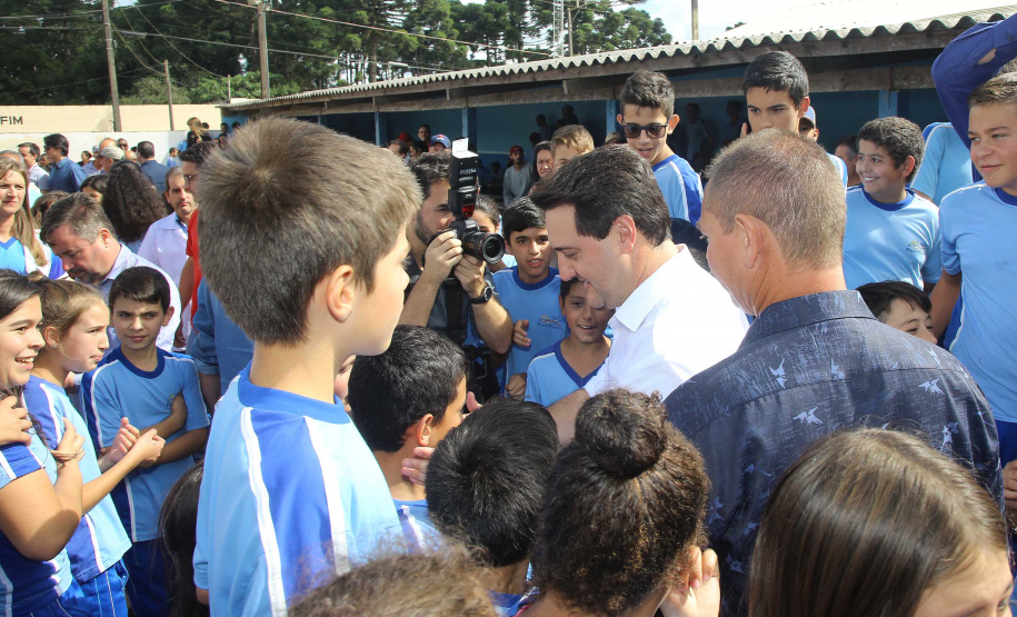Governador Carlos Massa Ratinho Junior autoriza o início das obras de pavimentação de 9 quilômetros da estrada do Socavão, em Castro. Foto: Jaelson Lucas/ANPr