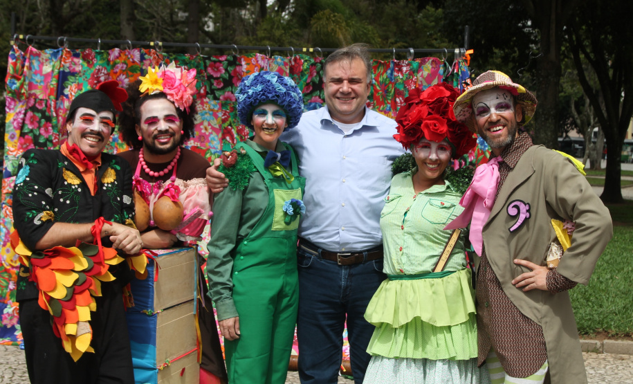 A ação da Secretaria da Justiça, Família e Trabalho em comemoração ao aniversário de Curitiba, em parceria com o 27º Batalhão Logístico do Exército Brasileiro, Polícia Militar, Sanepar e Rotary, realizou cerca de dois mil atendimentos na Praça Rui Barbosa, no centro da capital, nesta sexta-feira (29/03).  -  Curitiba, 29/03/2019  -  Foto: Divulgação SEJUF