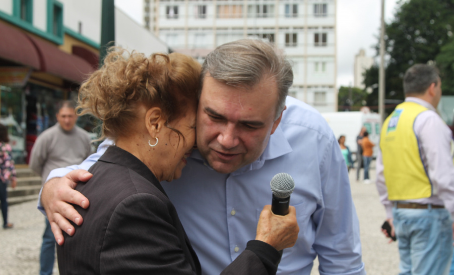 A ação da Secretaria da Justiça, Família e Trabalho em comemoração ao aniversário de Curitiba, em parceria com o 27º Batalhão Logístico do Exército Brasileiro, Polícia Militar, Sanepar e Rotary, realizou cerca de dois mil atendimentos na Praça Rui Barbosa, no centro da capital, nesta sexta-feira (29/03).  -  Curitiba, 29/03/2019  -  Foto: Divulgação SEJUF