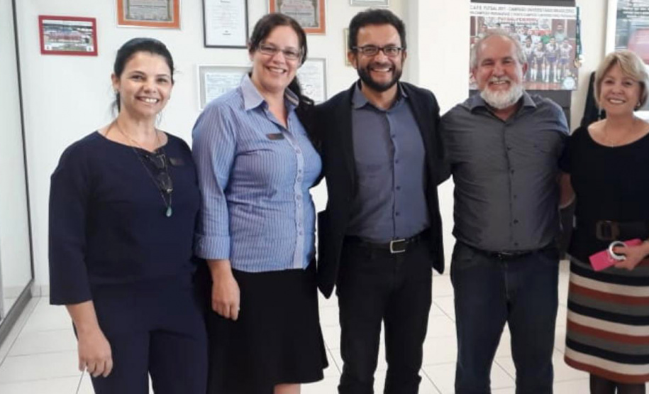 Prefeitos e representantes políticos, diretores e membros de associações comerciais e lideranças empresariais e comunitárias participaram nesta sexta (29) de uma reunião na prefeitura de Campo Mourão com o presidente da Fomento Paraná, Heraldo das Neves, e a assessora de relações institucionais, Emilia Belinati. - Campo Mourão, 29/03/2019 - Foto: Divulgação FomentoParaná