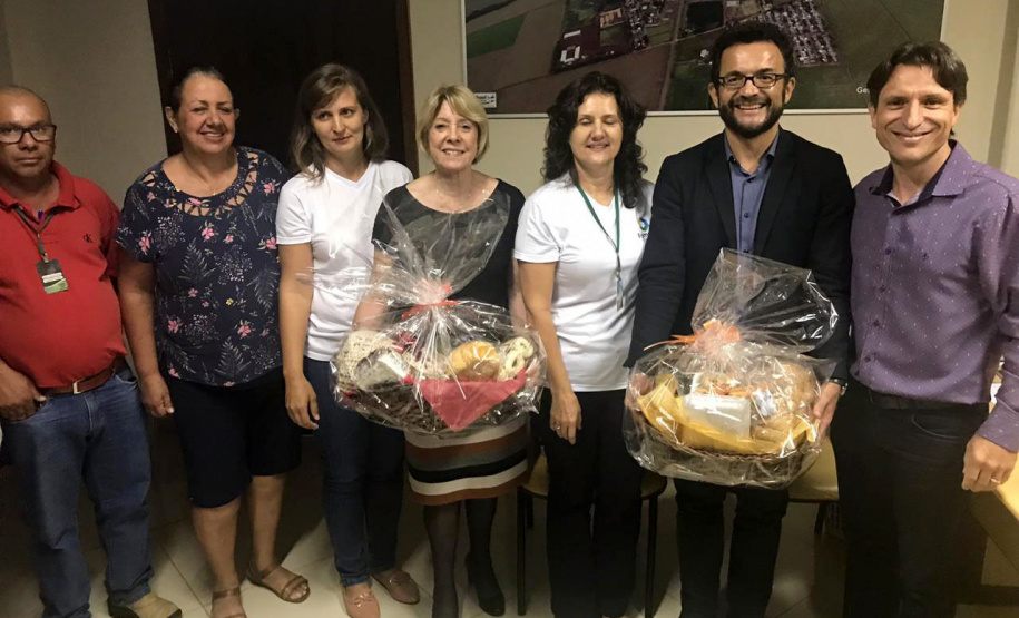 Prefeitos e representantes políticos, diretores e membros de associações comerciais e lideranças empresariais e comunitárias participaram nesta sexta (29) de uma reunião na prefeitura de Campo Mourão com o presidente da Fomento Paraná, Heraldo das Neves, e a assessora de relações institucionais, Emilia Belinati. - Campo Mourão, 29/03/2019 - Foto: Divulgação FomentoParaná