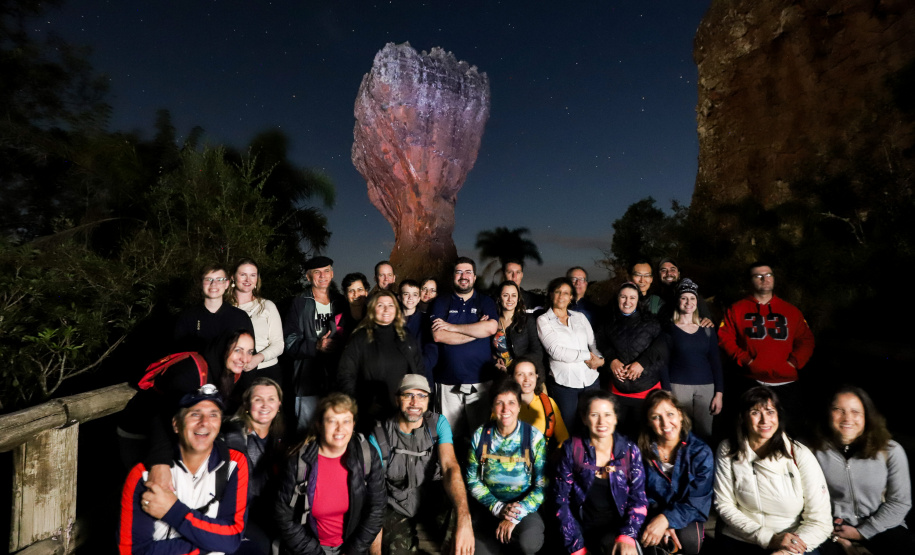 Começa nesta sexta-feira (5) a programação especial do Parque Estadual de Vila Velha, em Ponta Grossa. Os passeios são ofertados pelo Instituto Ambiental do Paraná (IAP), gestor da Unidade de Conservação, em parceria com guias locais e condutores de ecoturismo do entorno do parque. - Foto: Rodrigo Félix Leal/ANPr