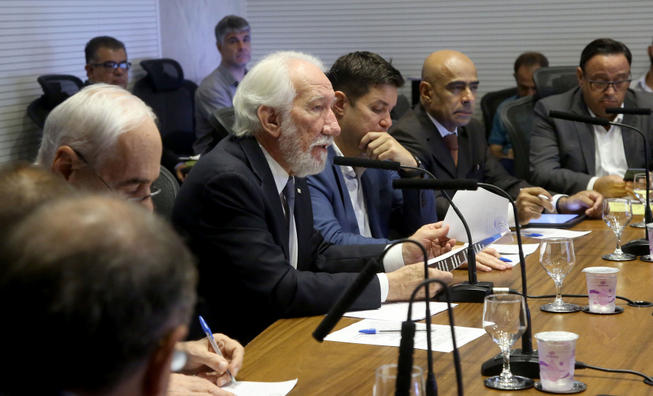 O Governo do Paraná, por meio da Secretaria da Justiça, Família e Trabalho, reforçou as ações de garantia de direitos, assistência social e apoio à geração empregos. Só nos três primeiros meses de gestão foram mais de 100 ações nesta área. O desempenho nesta área foi tema da reunião do vice-governador Darci Piana com o secretariado, realizada nesta terça-feira (2), no Palácio Iguaçu, em Curitiba. Curitiba, 02/04/2019  -  Foto: Jaelson Lucas/ANPr