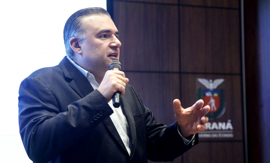 O Governo do Paraná, por meio da Secretaria da Justiça, Família e Trabalho, reforçou as ações de garantia de direitos, assistência social e apoio à geração empregos. Só nos três primeiros meses de gestão foram mais de 100 ações nesta área. O desempenho nesta área foi tema da reunião do vice-governador Darci Piana com o secretariado, realizada nesta terça-feira (2), no Palácio Iguaçu, em Curitiba. Curitiba, 02/04/2019  -  Foto: Jaelson Lucas/ANPr