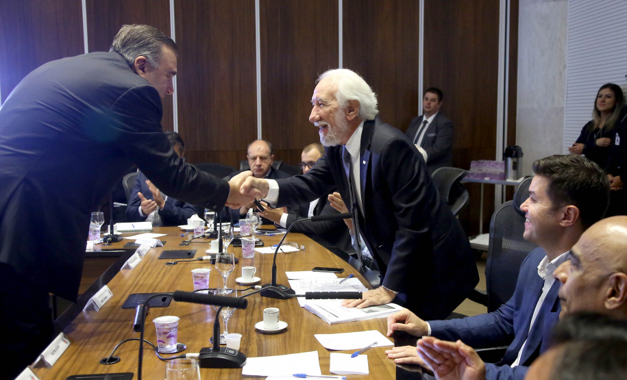 O Governo do Paraná, por meio da Secretaria da Justiça, Família e Trabalho, reforçou as ações de garantia de direitos, assistência social e apoio à geração empregos. Só nos três primeiros meses de gestão foram mais de 100 ações nesta área. O desempenho nesta área foi tema da reunião do vice-governador Darci Piana com o secretariado, realizada nesta terça-feira (2), no Palácio Iguaçu, em Curitiba. Curitiba, 02/04/2019  -  Foto: Jaelson Lucas/ANPr