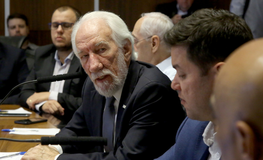 O Governo do Paraná, por meio da Secretaria da Justiça, Família e Trabalho, reforçou as ações de garantia de direitos, assistência social e apoio à geração empregos. Só nos três primeiros meses de gestão foram mais de 100 ações nesta área. O desempenho nesta área foi tema da reunião do vice-governador Darci Piana com o secretariado, realizada nesta terça-feira (2), no Palácio Iguaçu, em Curitiba. Curitiba, 02/04/2019  -  Foto: Jaelson Lucas/ANPr