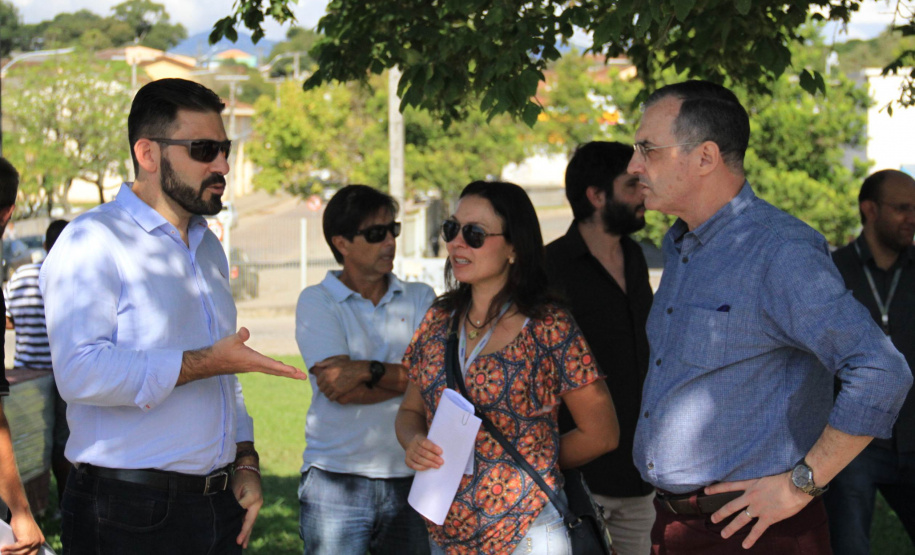 Paranacidade apresenta uso alternativo de pavimentação. O Superintendente executivo do Paranacidade, Álvaro Cabrini, durante vistoria a obras de revitalização de calçadas em Piraquara, na Região Metropolitana de Curitiba. Piraquara, 02/04/2019  -  Foto: Divulgação Sedu/Paranacidade
