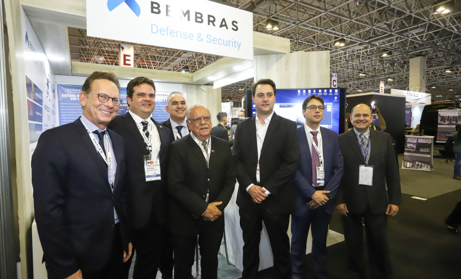 O governador Carlos Massa Ratinho Junior esteve nesta terça-feira (2) na 12ª edição da feira internacional de segurança LAAD Defence & Security, no Rio de Janeiro. A viagem teve como objetivo conhecer tecnologias que possam ser aplicadas no Paraná para reforçar e aprimorar o sistema segurança pública. Foto: Rodrigo Felix Leal/ANPr