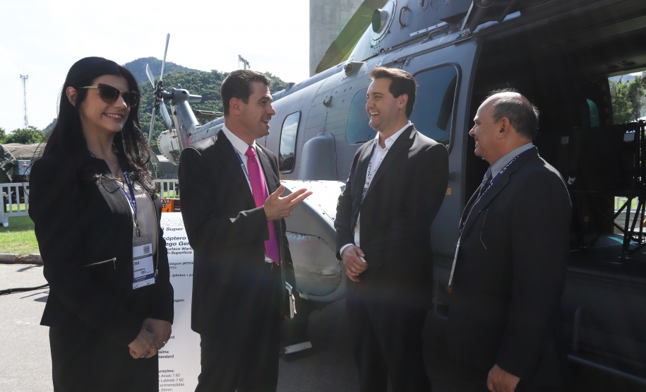 O governador Carlos Massa Ratinho Junior esteve nesta terça-feira (2) na 12ª edição da feira internacional de segurança LAAD Defence & Security, no Rio de Janeiro. A viagem teve como objetivo conhecer tecnologias que possam ser aplicadas no Paraná para reforçar e aprimorar o sistema segurança pública. Foto: Rodrigo Felix Leal/ANPr