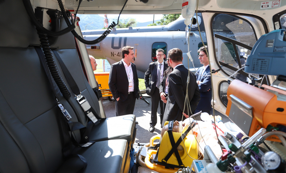 O governador Carlos Massa Ratinho Junior esteve nesta terça-feira (2) na 12ª edição da feira internacional de segurança LAAD Defence & Security, no Rio de Janeiro. A viagem teve como objetivo conhecer tecnologias que possam ser aplicadas no Paraná para reforçar e aprimorar o sistema segurança pública. Foto: Rodrigo Felix Leal/ANPr