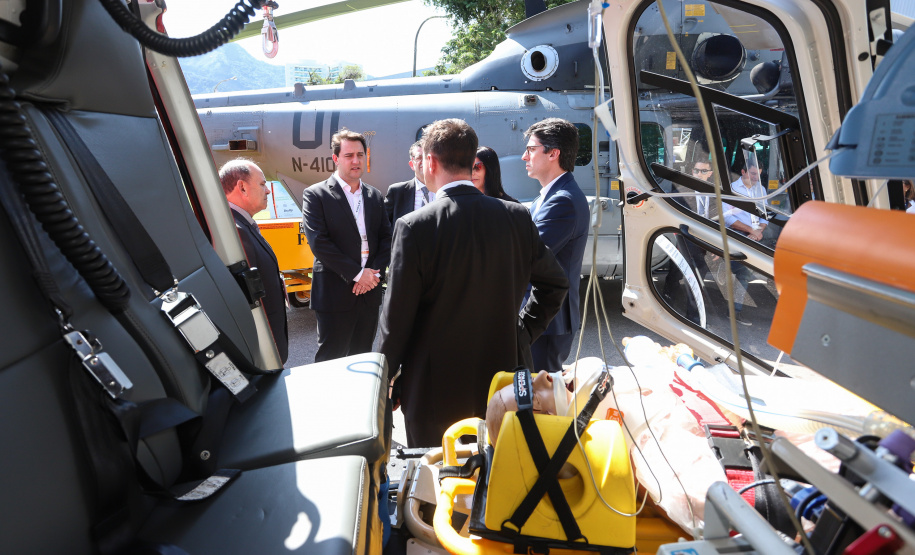 O governador Carlos Massa Ratinho Junior esteve nesta terça-feira (2) na 12ª edição da feira internacional de segurança LAAD Defence & Security, no Rio de Janeiro. A viagem teve como objetivo conhecer tecnologias que possam ser aplicadas no Paraná para reforçar e aprimorar o sistema segurança pública. Foto: Rodrigo Felix Leal/ANPr
