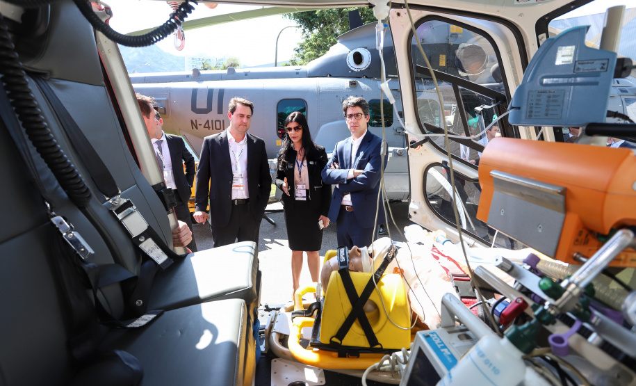 O governador Carlos Massa Ratinho Junior esteve nesta terça-feira (2) na 12ª edição da feira internacional de segurança LAAD Defence & Security, no Rio de Janeiro. A viagem teve como objetivo conhecer tecnologias que possam ser aplicadas no Paraná para reforçar e aprimorar o sistema segurança pública. Foto: Rodrigo Felix Leal/ANPr