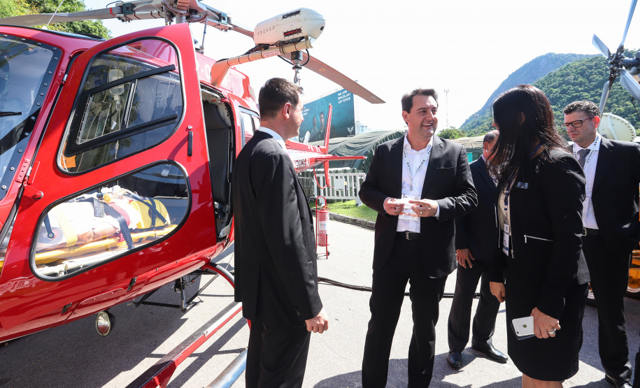O governador Carlos Massa Ratinho Junior esteve nesta terça-feira (2) na 12ª edição da feira internacional de segurança LAAD Defence & Security, no Rio de Janeiro. A viagem teve como objetivo conhecer tecnologias que possam ser aplicadas no Paraná para reforçar e aprimorar o sistema segurança pública. Foto: Rodrigo Felix Leal/ANPr