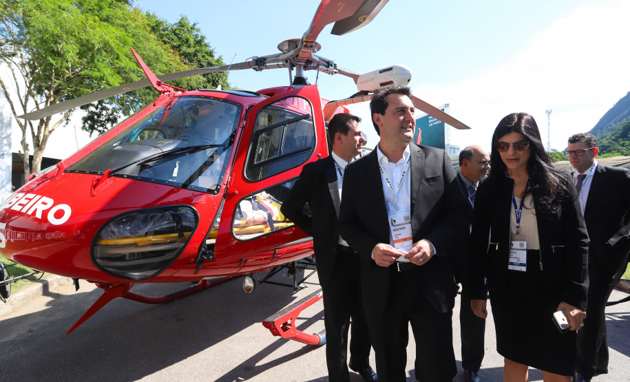 O governador Carlos Massa Ratinho Junior esteve nesta terça-feira (2) na 12ª edição da feira internacional de segurança LAAD Defence & Security, no Rio de Janeiro. A viagem teve como objetivo conhecer tecnologias que possam ser aplicadas no Paraná para reforçar e aprimorar o sistema segurança pública. Foto: Rodrigo Felix Leal/ANPr