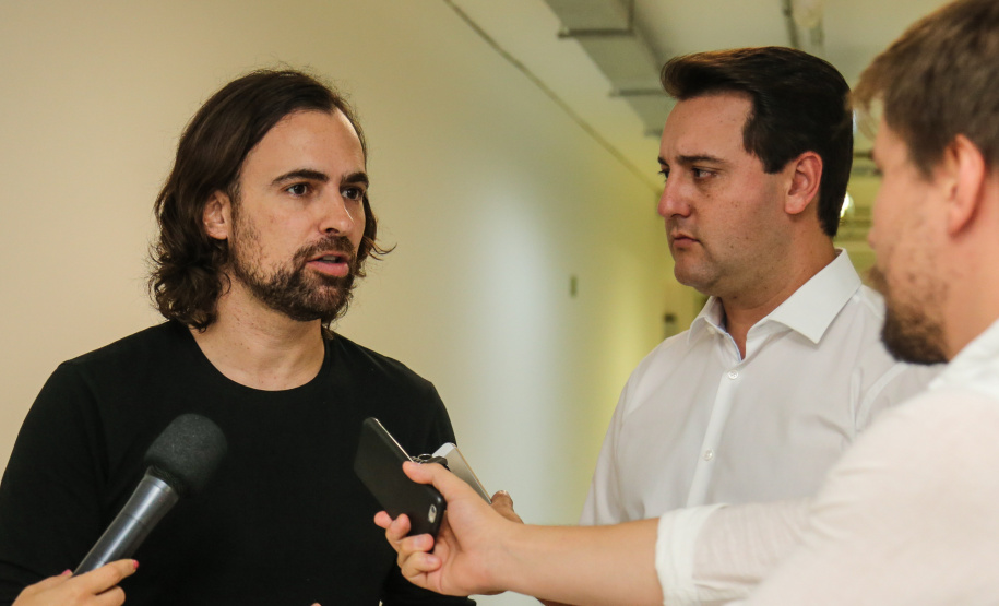 O governador Carlos Massa Ratinho Junior participa de Palestra de Mauricio Benvenutti nesta terça-feira (2) no teatro do Museu Oscar Niemeyer,   Curitiba, 02/04/2019 -  Foto: Geraldo Bubniak/ANPr