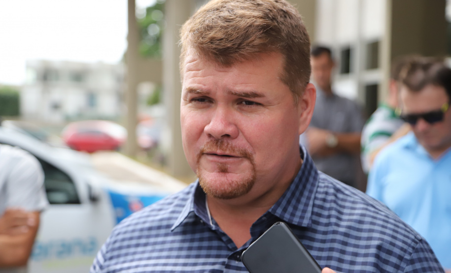 O governador Carlos Massa Ratinho Júnior anuncia medidas para melhoria viária no município de Paranaguá. Foto: José Fernando Ogura/ANPr