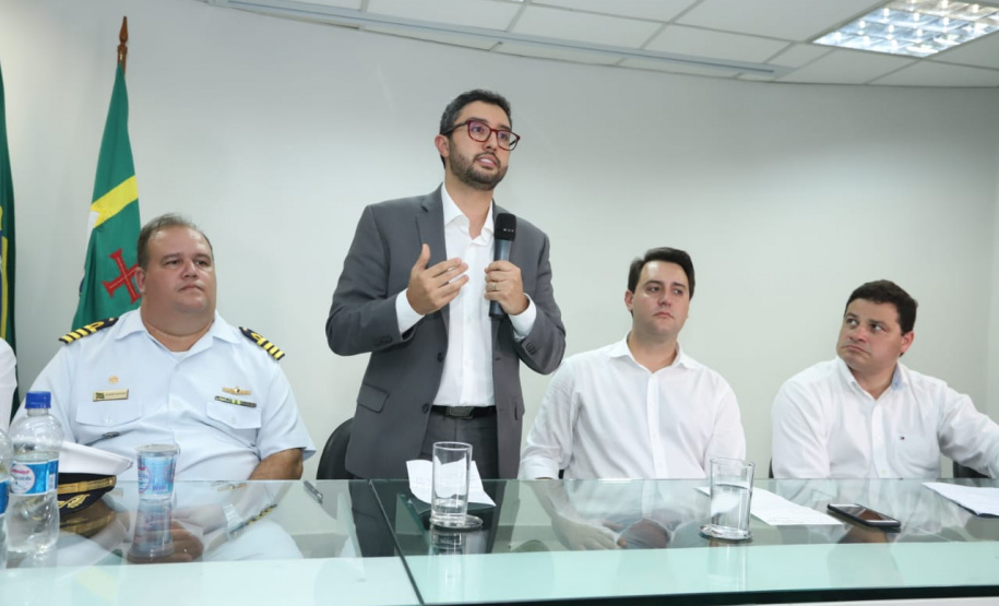 O governador Carlos Massa Ratinho Júnior anuncia medidas para melhoria viária no município de Paranaguá. Foto:Rodrigo Felix Leal/ANPr