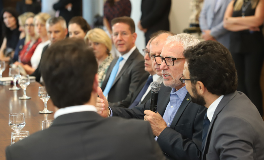 O governador Carlos Massa Ratinho Junior anunciou a redução nas taxas de juros das operações de crédito da Fomento Paraná, instituição financeira estadual que oferece crédito a empreendedores. - Curitiba, 03/04/2019 - Foto: Rodrigo Félix Leal/ANPr