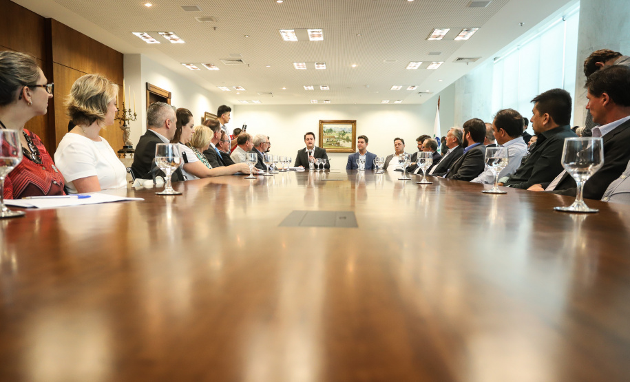 O governador Carlos Massa Ratinho Junior anunciou a redução nas taxas de juros das operações de crédito da Fomento Paraná, instituição financeira estadual que oferece crédito a empreendedores. - Curitiba, 03/04/2019 - Foto: Rodrigo Félix Leal/ANPr