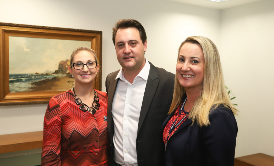 O governador Carlos Massa Ratinho Junior anunciou a redução nas taxas de juros das operações de crédito da Fomento Paraná, instituição financeira estadual que oferece crédito a empreendedores. - Curitiba, 03/04/2019 - Foto: Rodrigo Félix Leal/ANPr