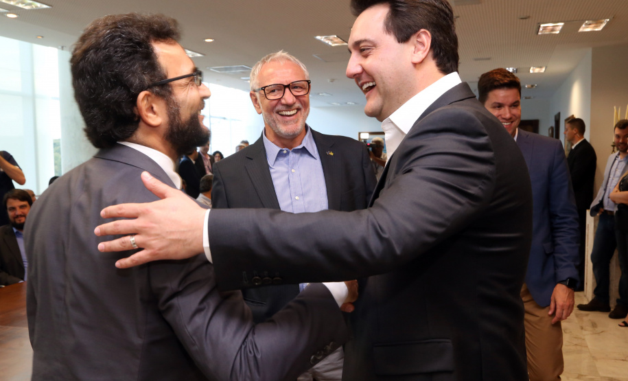 O governador Carlos Massa Ratinho Junior anunciou a redução nas taxas de juros das operações de crédito da Fomento Paraná, instituição financeira estadual que oferece crédito a empreendedores. - Curitiba, 03/04/2019  -  Foto: Gilson Abreu/ANPr