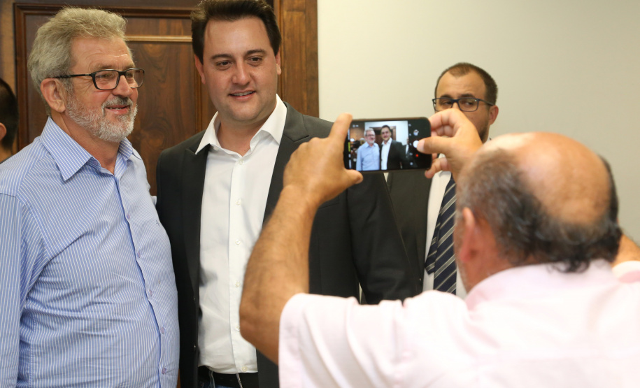 O governador Carlos Massa Ratinho Junior anunciou a redução nas taxas de juros das operações de crédito da Fomento Paraná, instituição financeira estadual que oferece crédito a empreendedores. - Curitiba, 03/04/2019  -  Foto: Gilson Abreu/ANPr