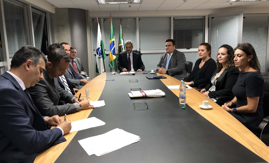 A Controladoria-Geral do Estado (CGE) passa, a partir desta semana, a fiscalizar o cumprimento das condições assumidas por empresas ou entidades para reparação de perdas causadas por atividades ilícitas na administração pública e no mau uso dos recursos do Estado.
Foto: Divulgação/CGE