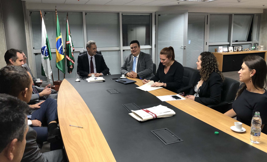 A Controladoria-Geral do Estado (CGE) passa, a partir desta semana, a fiscalizar o cumprimento das condições assumidas por empresas ou entidades para reparação de perdas causadas por atividades ilícitas na administração pública e no mau uso dos recursos do Estado.
Foto: Divulgação/CGE