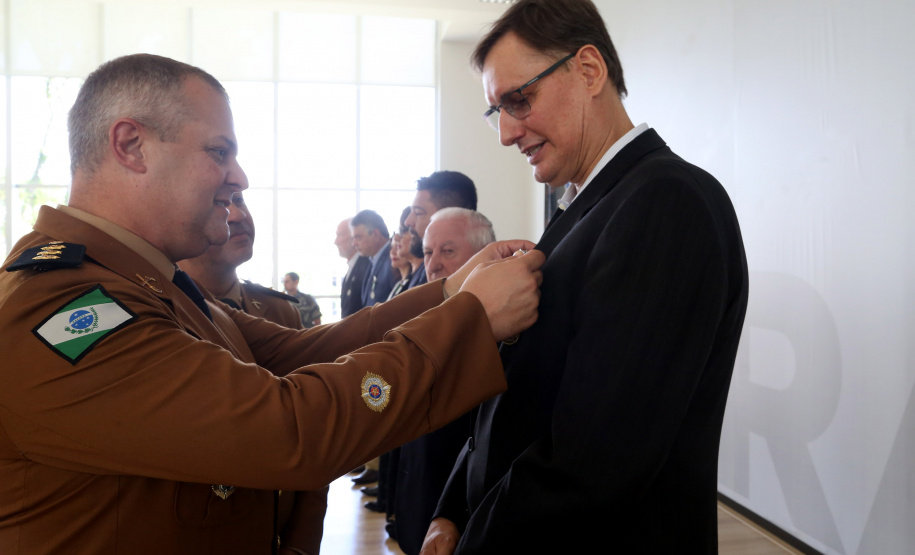 Batalhão da Policia Ambiental comemora 62 anos, vice governador Darci Piana recebe medalha do mérito ambiental.
Foto Gilson Abreu/ANPr