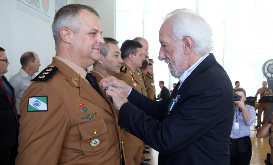 Batalhão da Policia Ambiental comemora 62 anos, vice governador Darci Piana recebe medalha do mérito ambiental.
Foto Gilson Abreu/ANPr