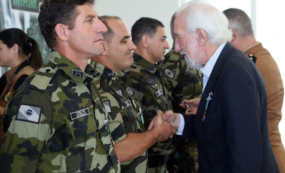 Batalhão da Policia Ambiental comemora 62 anos, vice governador Darci Piana recebe medalha do mérito ambiental.
Foto Gilson Abreu/ANPr