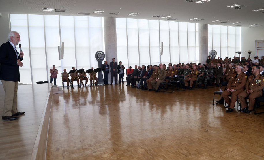 Batalhão da Policia Ambiental comemora 62 anos, vice governador Darci Piana recebe medalha do mérito ambiental.
Foto Gilson Abreu/ANPr