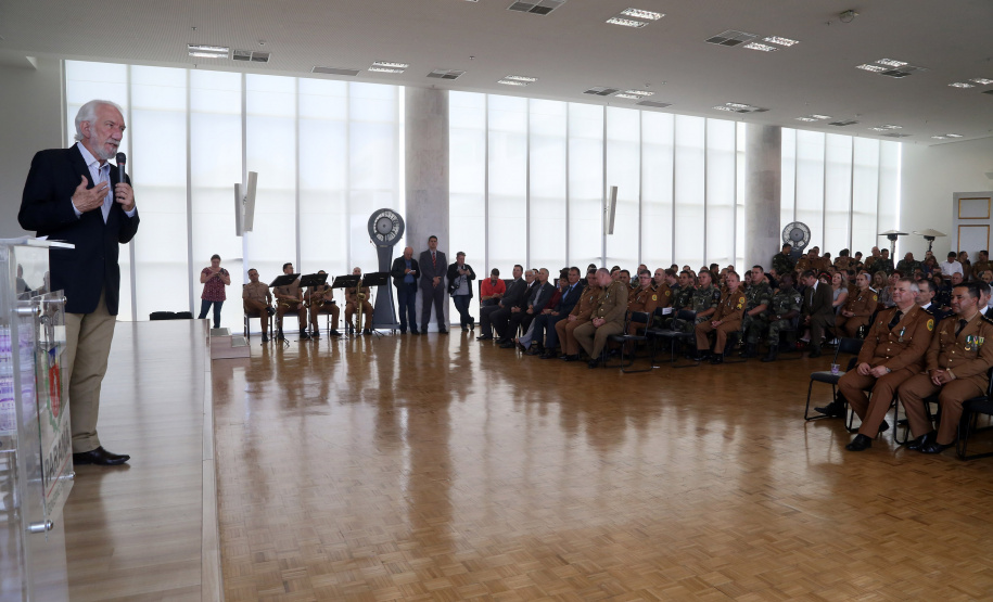 Batalhão da Policia Ambiental comemora 62 anos, vice governador Darci Piana recebe medalha do mérito ambiental.
Foto Gilson Abreu/ANPr