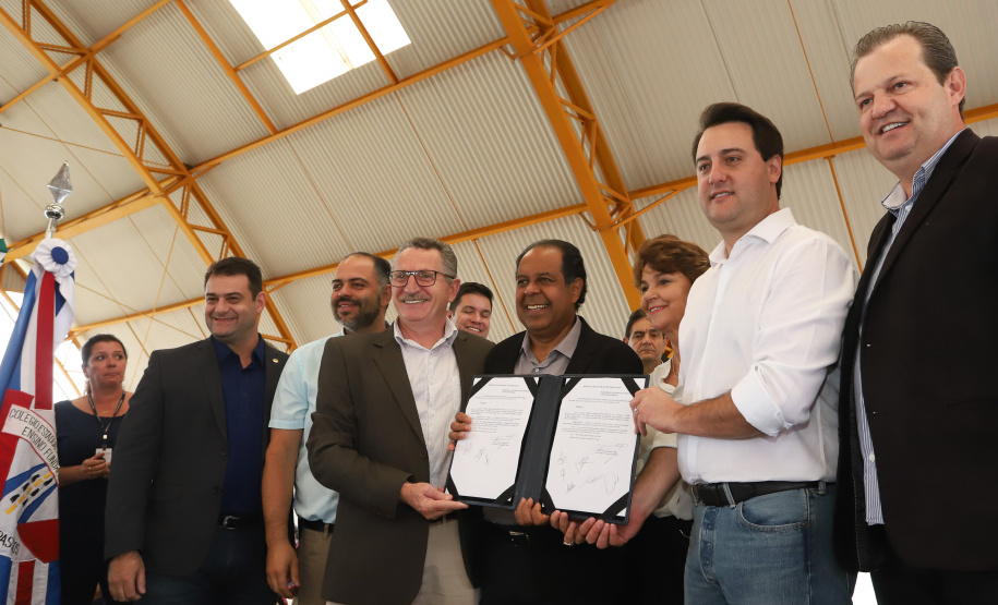 Governador Carlos Massa Ratinho Júnior inaugura em Guarapuava a nova sede do Colégio Estadual Leni Marlene Jacob  -  Guarapuava, 04/04/2019  -  Foto: Rodrigo Felix Leal/ANPr