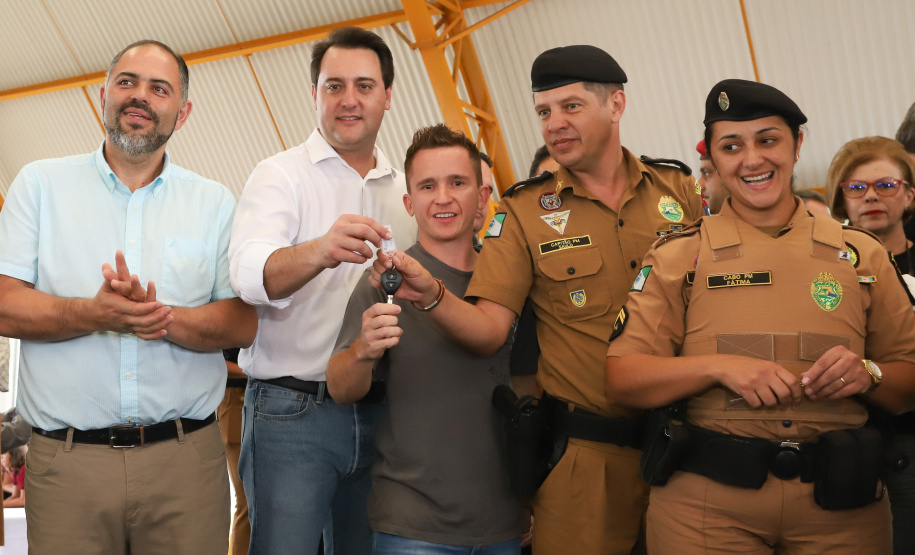 Governador Carlos Massa Ratinho Júnior inaugura em Guarapuava a nova sede do Colégio Estadual Leni Marlene Jacob  -  Guarapuava, 04/04/2019  -  Foto: Rodrigo Felix Leal/ANPr