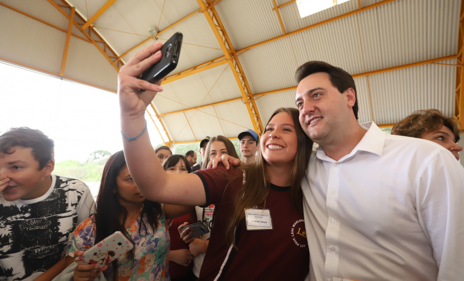 Governador Carlos Massa Ratinho Júnior inaugura em Guarapuava a nova sede do Colégio Estadual Leni Marlene Jacob  -  Guarapuava, 04/04/2019  -  Foto: Rodrigo Felix Leal/ANPr