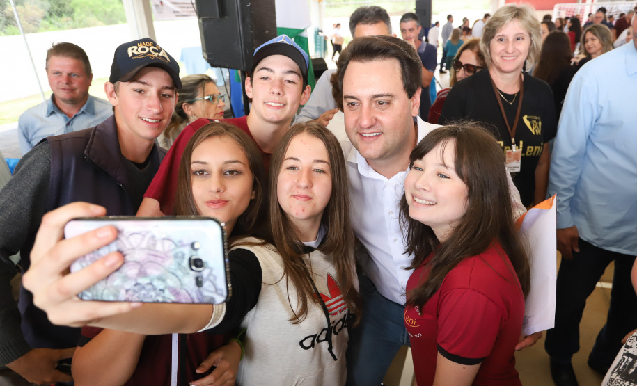 Governador Carlos Massa Ratinho Júnior inaugura em Guarapuava a nova sede do Colégio Estadual Leni Marlene Jacob  -  Guarapuava, 04/04/2019  -  Foto: Rodrigo Felix Leal/ANPr