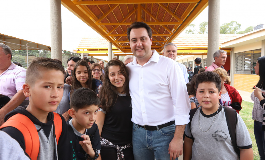 O governador Carlos Massa Ratinho Junior inaugurou nesta quinta-feira (4), em Guarapuava, região central do Paraná, as novas sedes dos colégios estaduais Leni Marlene Jacob e Professor Pedro Carli.  Foto: Rodrigo Felix Leal/ANPr